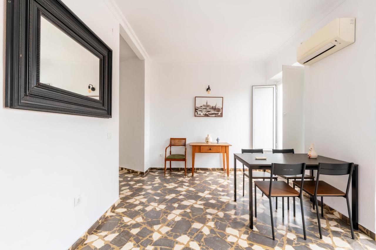 Aoa Conde De Ibarra Apartment Севілья Екстер'єр фото