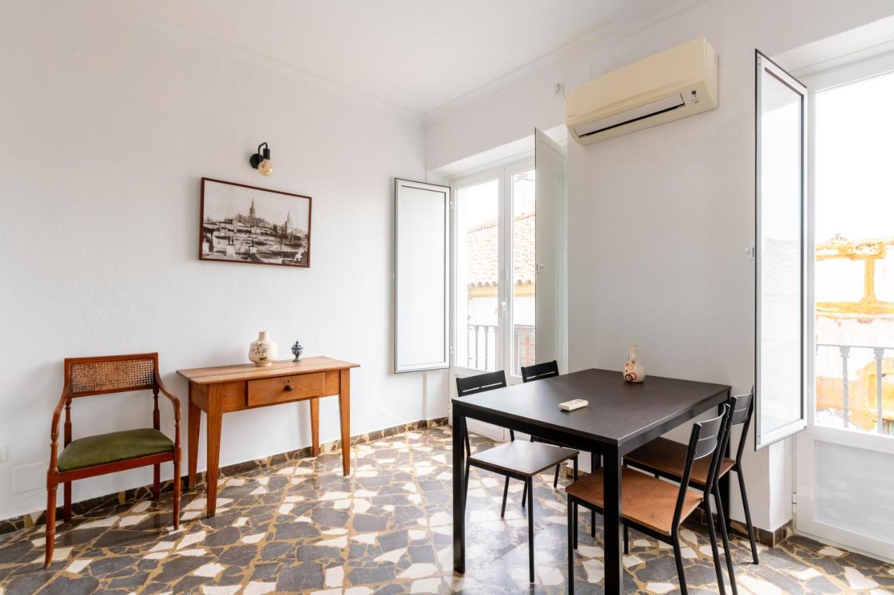 Aoa Conde De Ibarra Apartment Севілья Екстер'єр фото