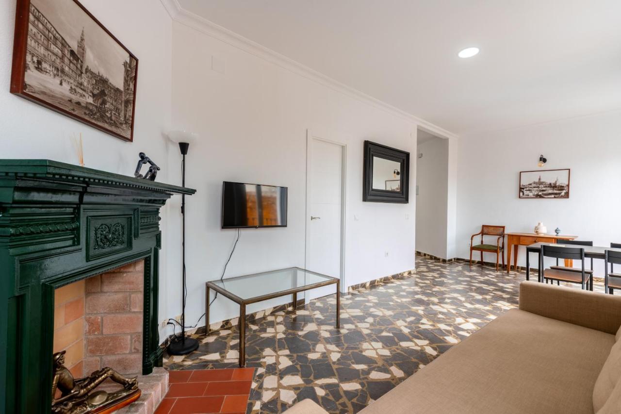 Aoa Conde De Ibarra Apartment Севілья Екстер'єр фото