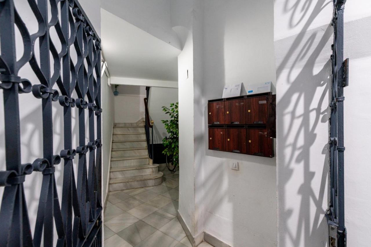 Aoa Conde De Ibarra Apartment Севілья Екстер'єр фото